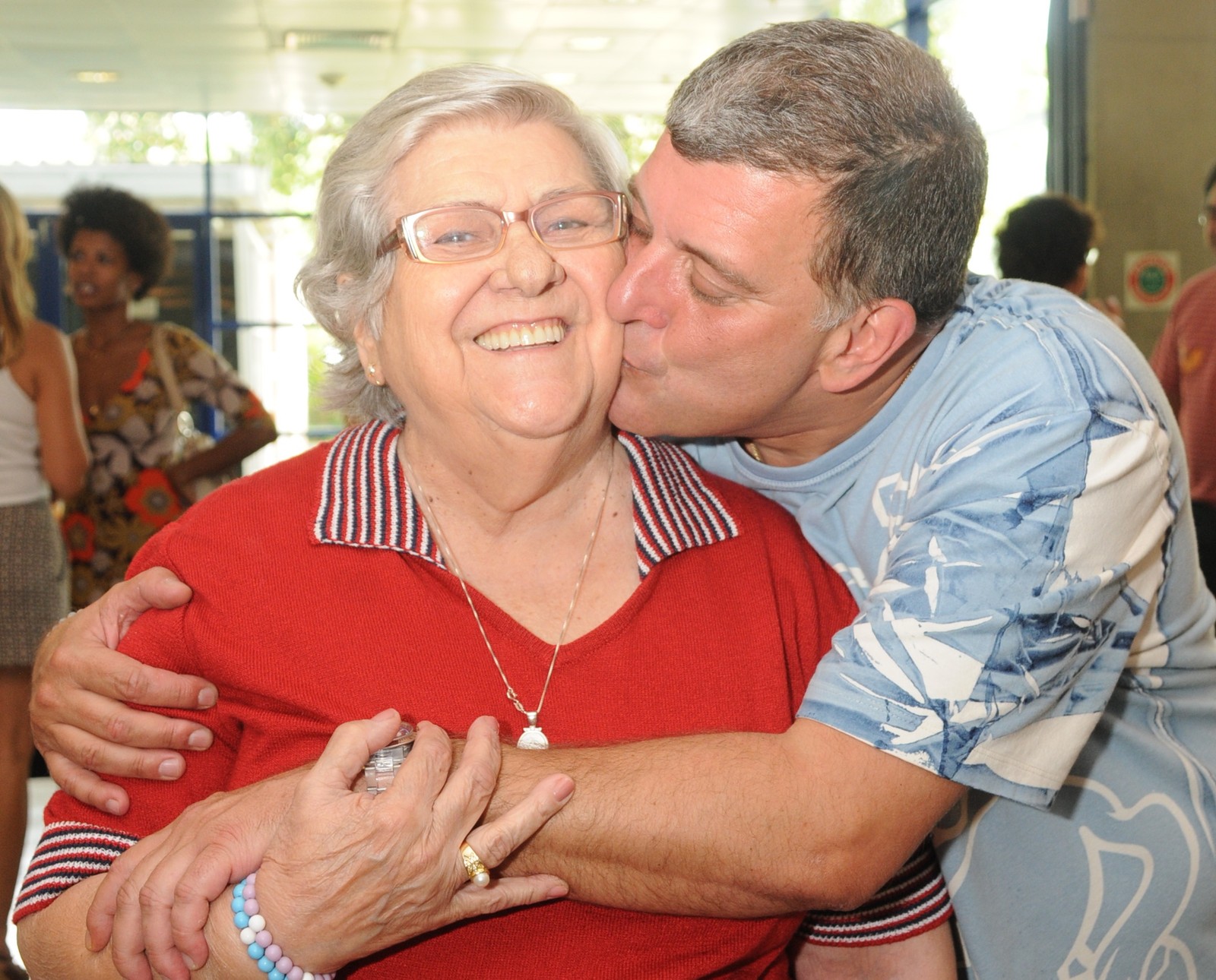 Mãe de Jorge Fernando, Hilda Rebello soube da morte do filho hoje