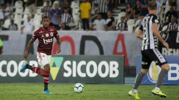 Em jogo tenso, Flamengo vence clássico contra o Botafogo