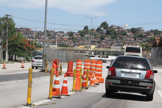 BR-101: volta do feriadão terá reversível na Av. do Contorno