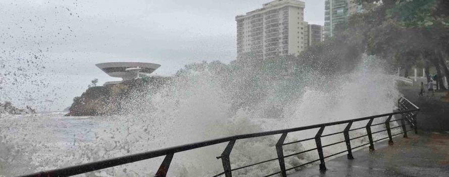 Meteorologia alerta para possibilidade de ressaca em Niterói