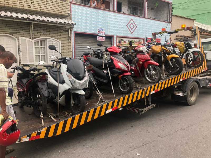 PM apreende motos irregulares na Covanca, em São Gonçalo