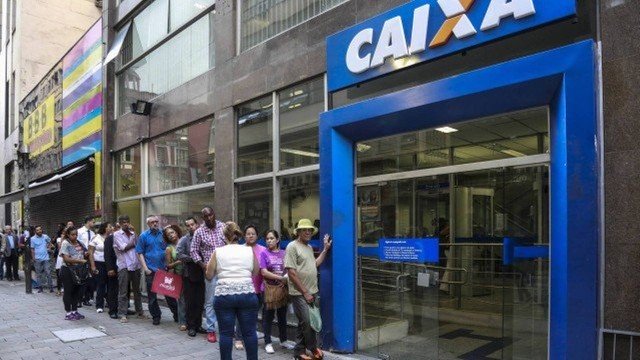 Caixa paga abono do PIS nesta terça-feira a nascidos em março e abril